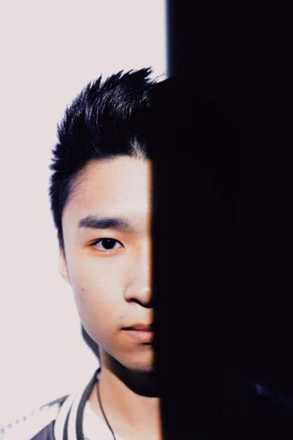 Doramas Coreanos e IA: 2 Séries que Predizem o Futuro da Tecnologia