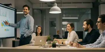 Equipo diverso de Pymes colaborando en un entorno de trabajo moderno y positivo.